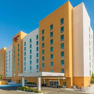 3* Hotel Hampton By Hilton Tecnologico